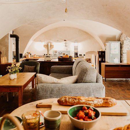 Chambre Ou Gite Dans Une Maison De Montagne - De Suzon A Zelie Entraigues  Exteriér fotografie