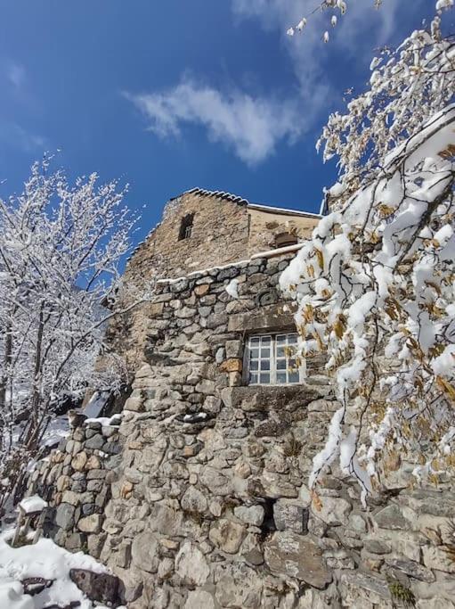 Chambre Ou Gite Dans Une Maison De Montagne - De Suzon A Zelie Entraigues  Exteriér fotografie