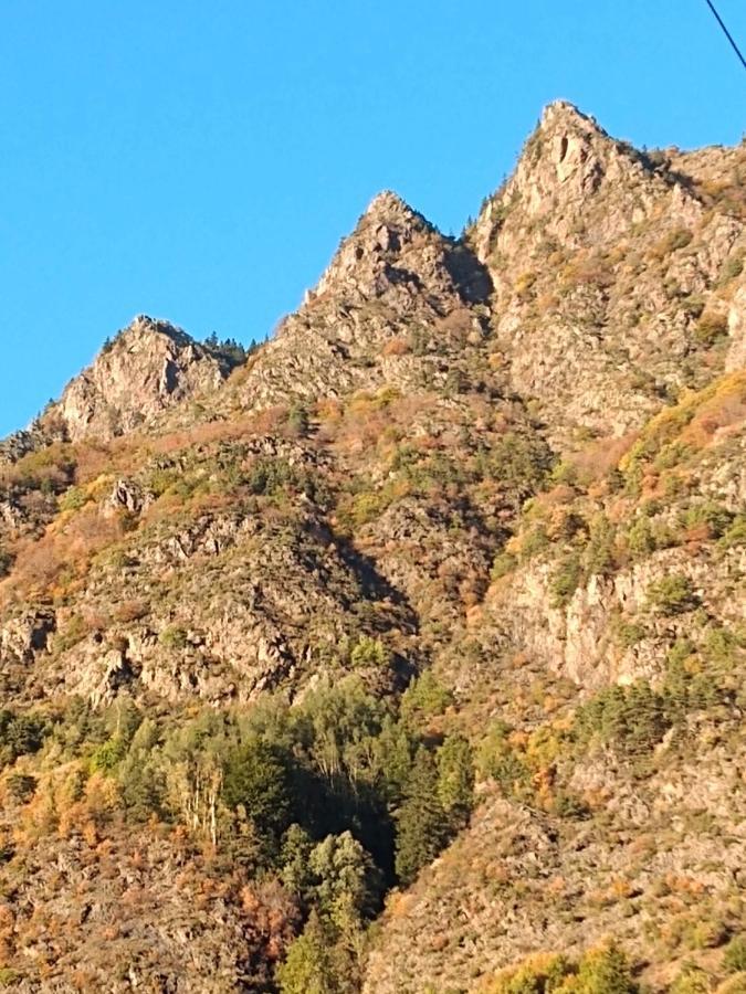 Chambre Ou Gite Dans Une Maison De Montagne - De Suzon A Zelie Entraigues  Exteriér fotografie