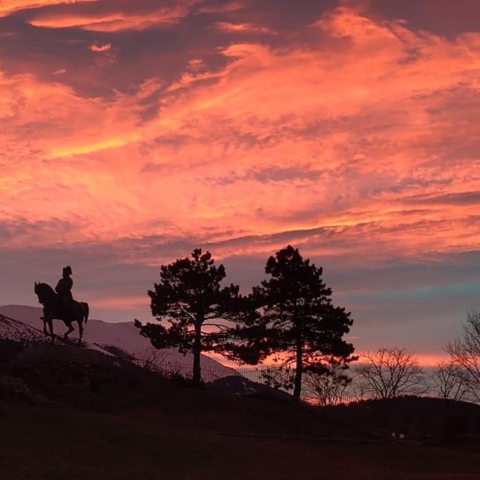 Chambre Ou Gite Dans Une Maison De Montagne - De Suzon A Zelie Entraigues  Exteriér fotografie
